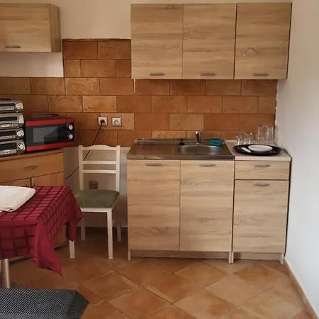 U Hladneho Byka Apartment Sahy Exterior photo